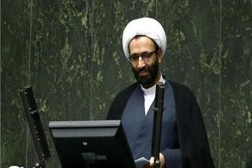 انتقاد سلیمی از هدیه توهین آمیز سفیر کره جنوبی به ایران
