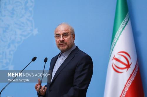 صنعت خودروی کشور رانتی است