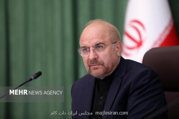 ملت ایران و عراق به رغم طراحی فریبکاران جهان برادر هستند