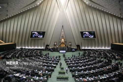 وزارت بهداشت موظف به نظارت بر توزیع داروهای سنتی شد