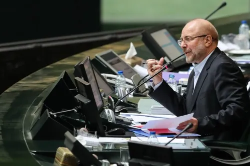 جدال لفظی قالیباف با نماینده شیراز