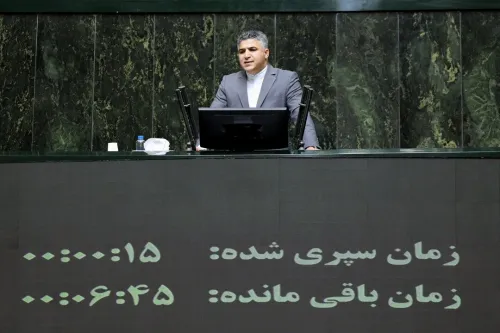 عملکرد رشد اقتصادی نیمه نخست سال ۱۴۰۴، منفی ۰ و سه دهم درصد است