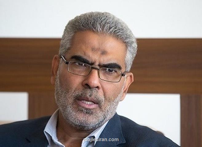 باید سیاستهای ارزی دولت تغییر کند