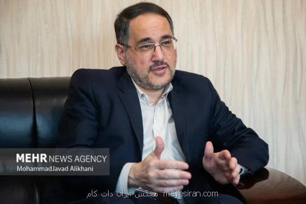 فضیلت و شرافت دو خصلت حکمران موفق است