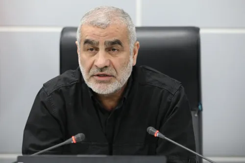 دولت باید قرارگاه اقتصادی راه بیندازد با محتکران برخورد شود
