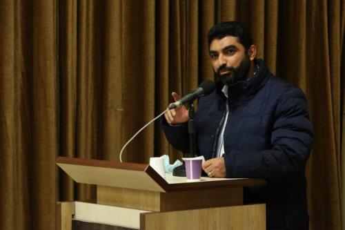 با مدیری كه گرفتار فساد و ناكارآمدی باشد كنار نمی آییم