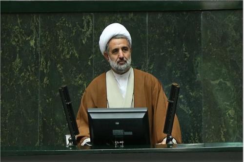 روحانی فلسفه وجودی مجلس را زیر پا می گذارد